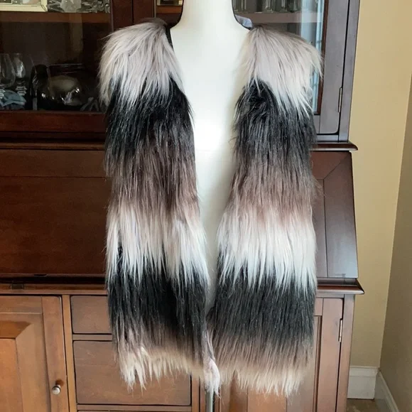 Faux Fur Shaggy Hook Closure Vest M - Picture 7 of 7